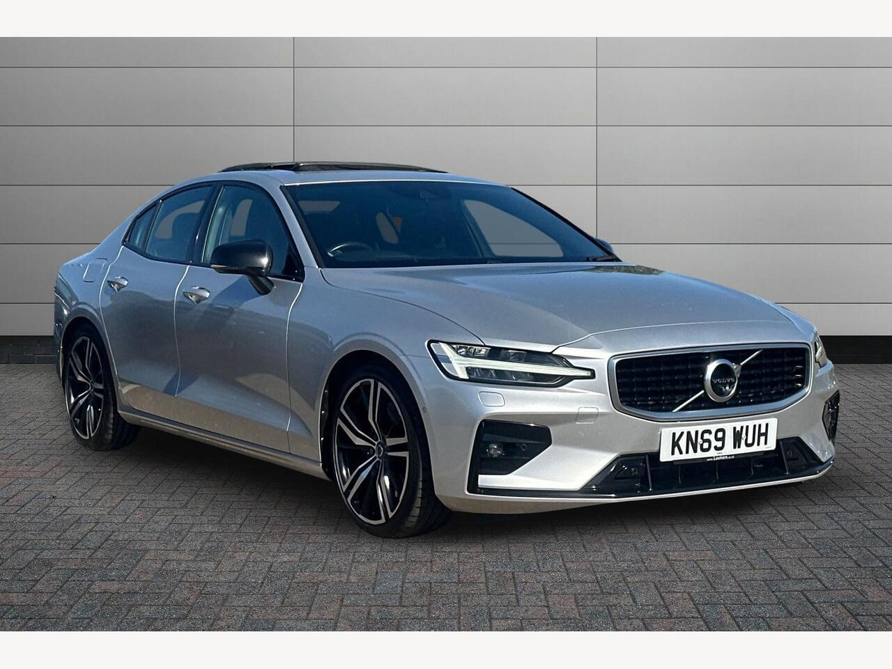 Main listing image - Volvo S60