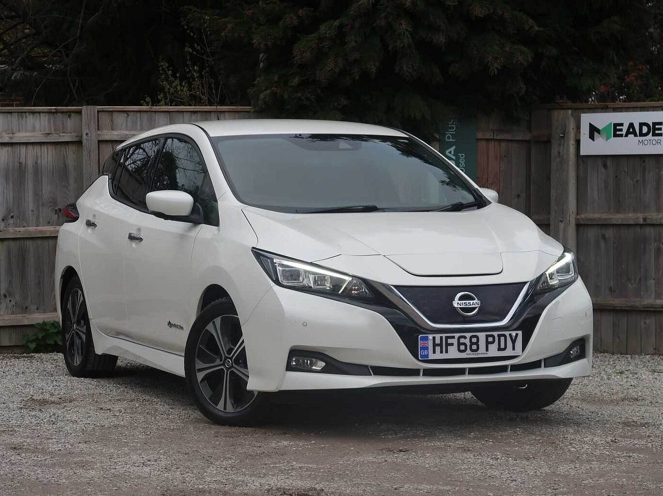 Main listing image - Nissan Leaf