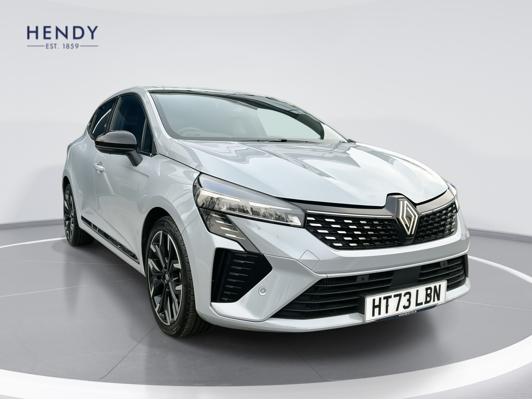 Main listing image - Renault Clio