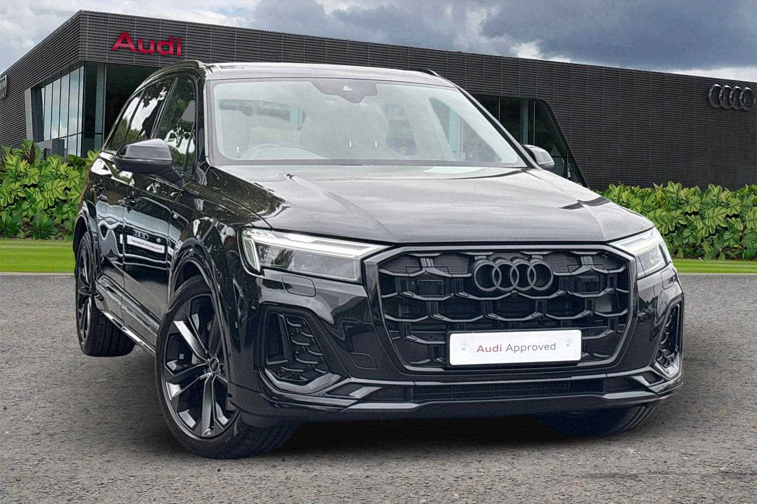 Main listing image - Audi Q7