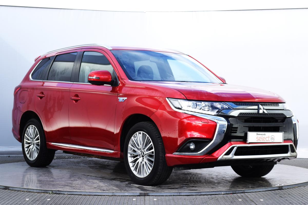 Main listing image - Mitsubishi Outlander