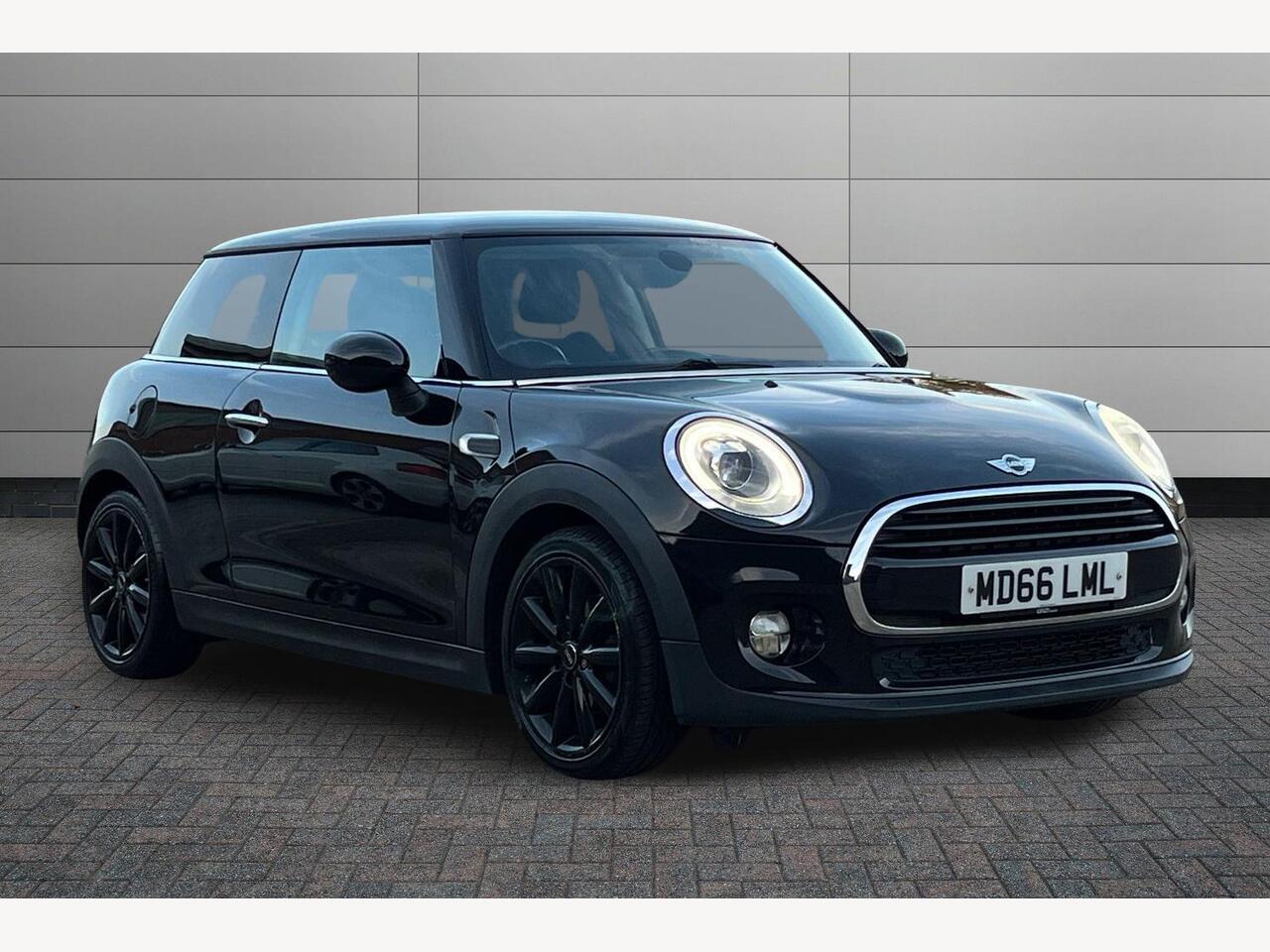 Main listing image - MINI Hatchback