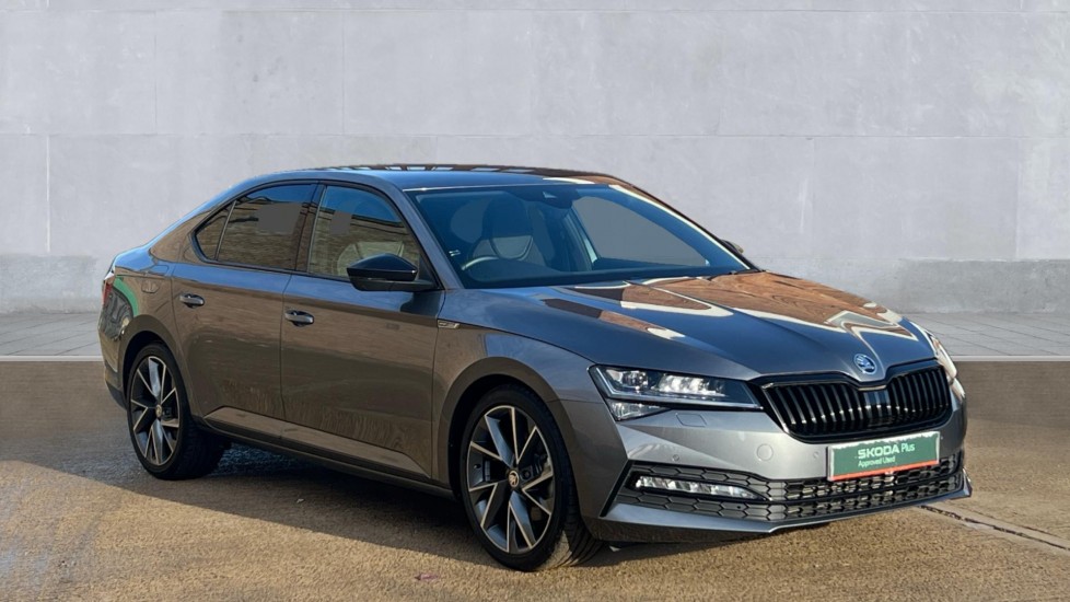 Main listing image - Skoda Superb