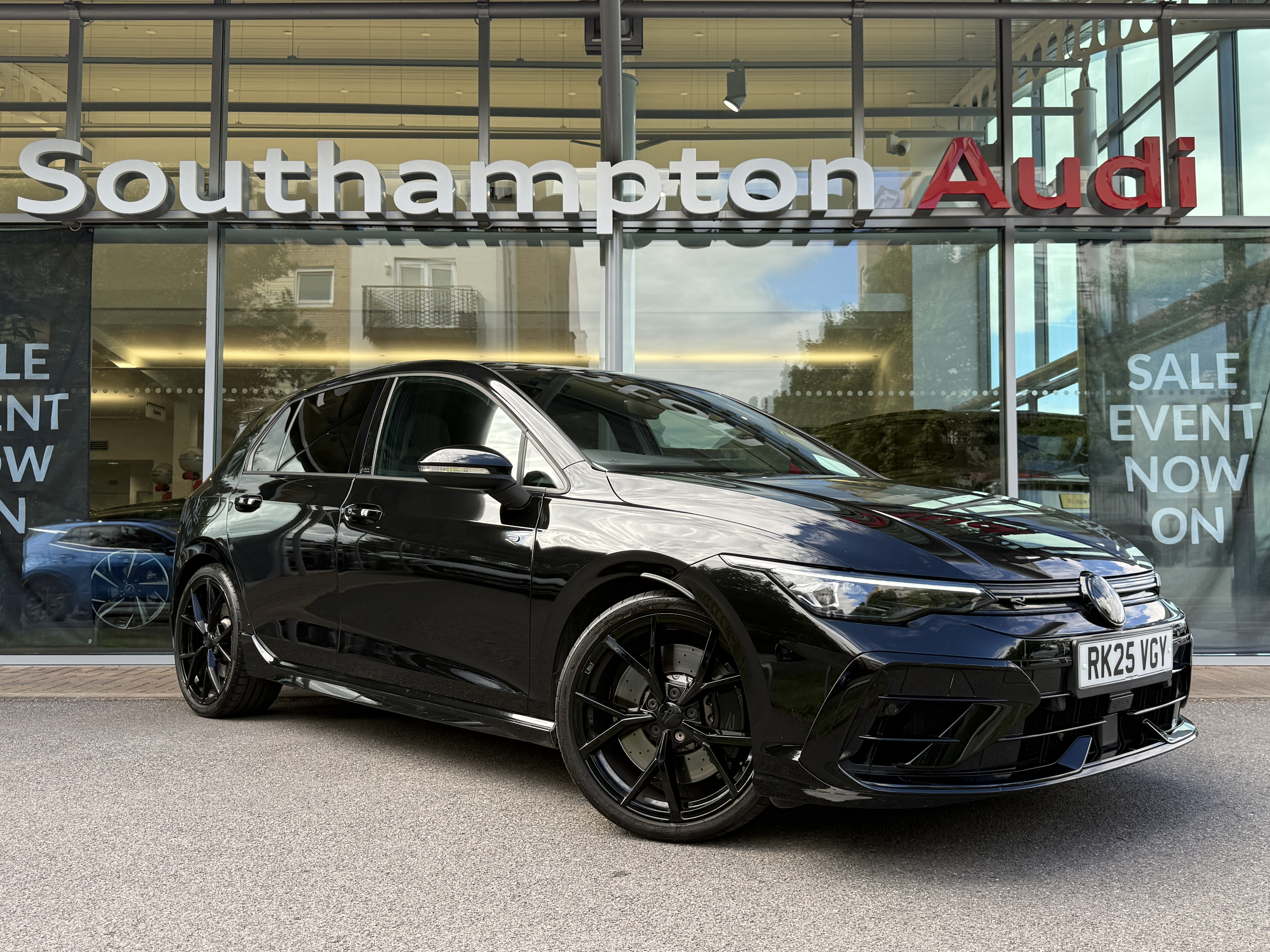 Main listing image - Volkswagen Golf