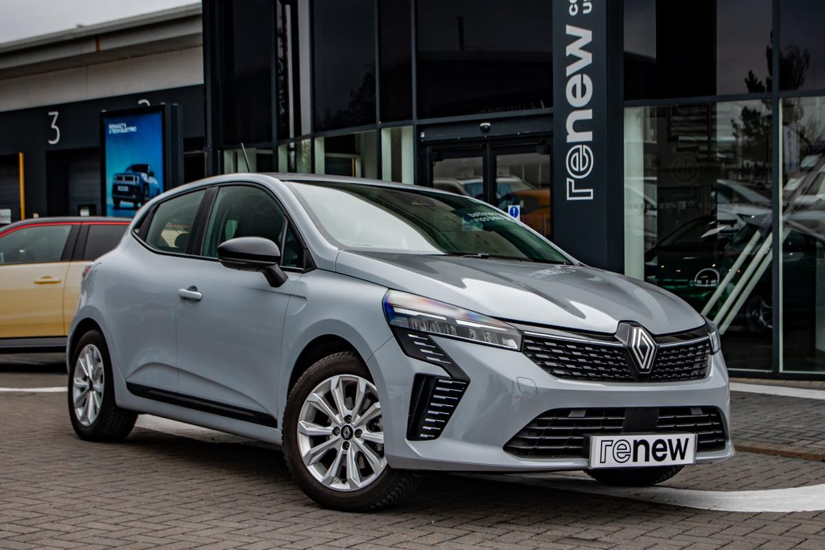 Main listing image - Renault Clio