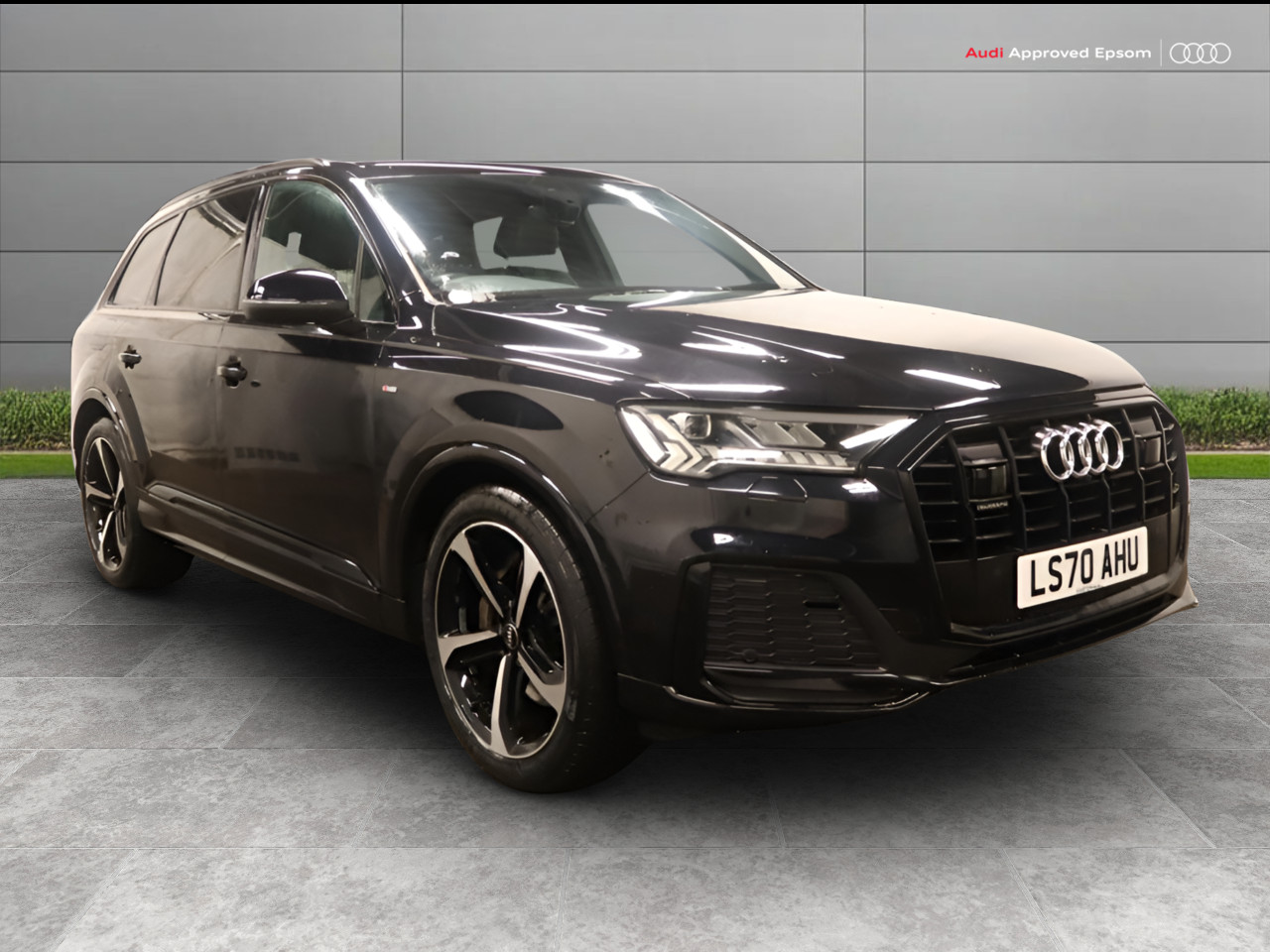 Main listing image - Audi Q7