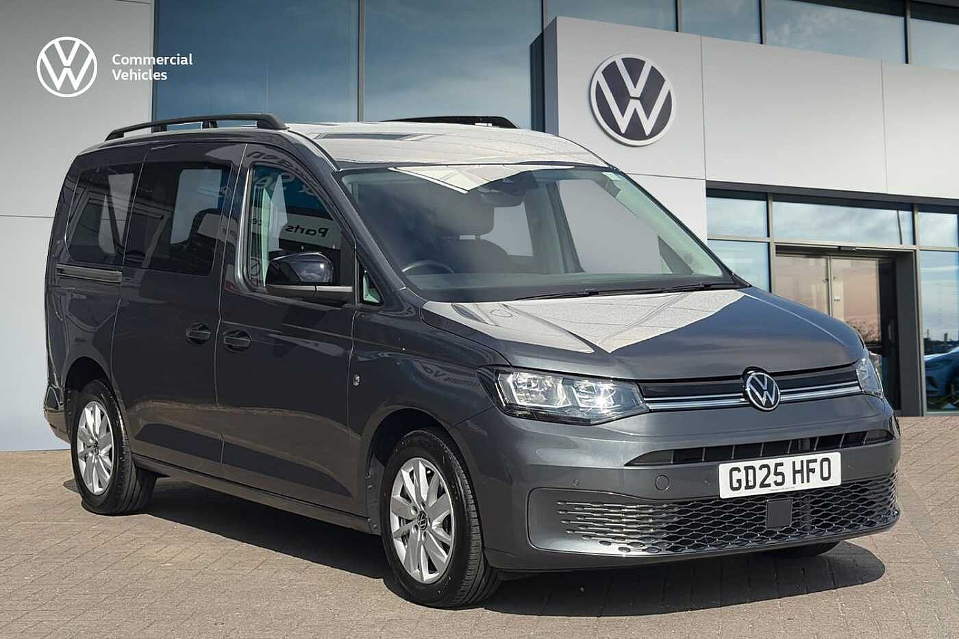 Main listing image - Volkswagen Caddy Maxi