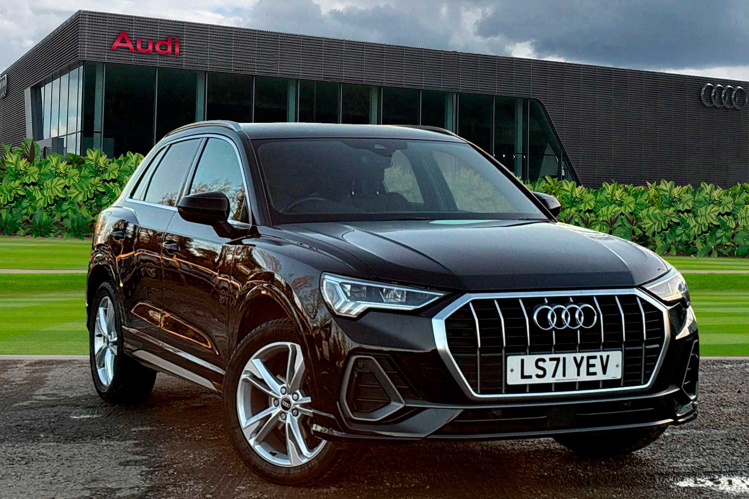 Main listing image - Audi Q3