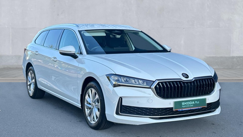 Main listing image - Skoda Superb Estate