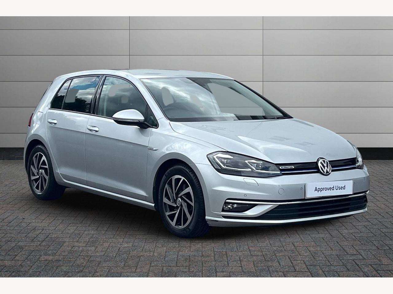 Main listing image - Volkswagen Golf