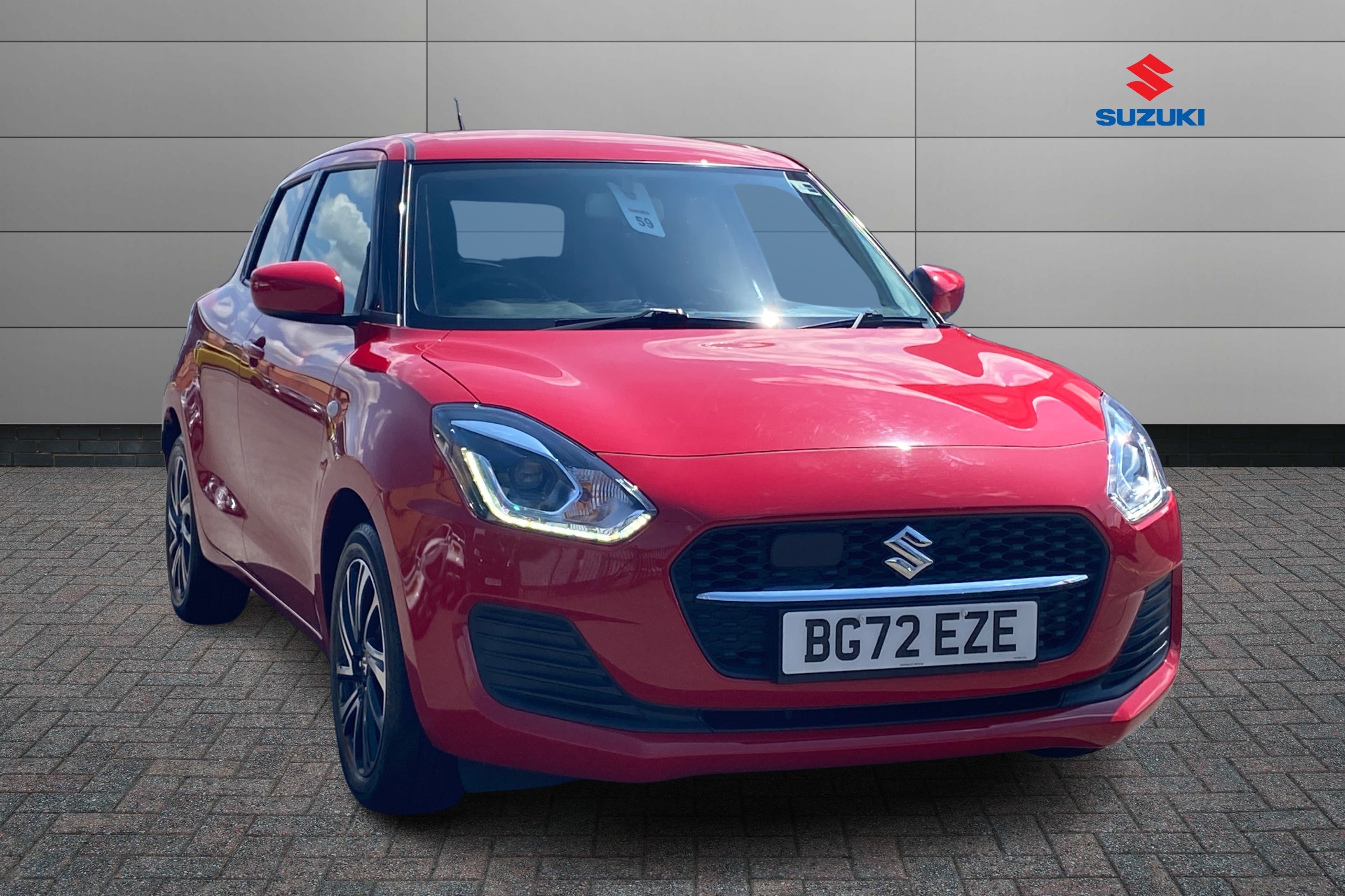 Main listing image - Suzuki Swift