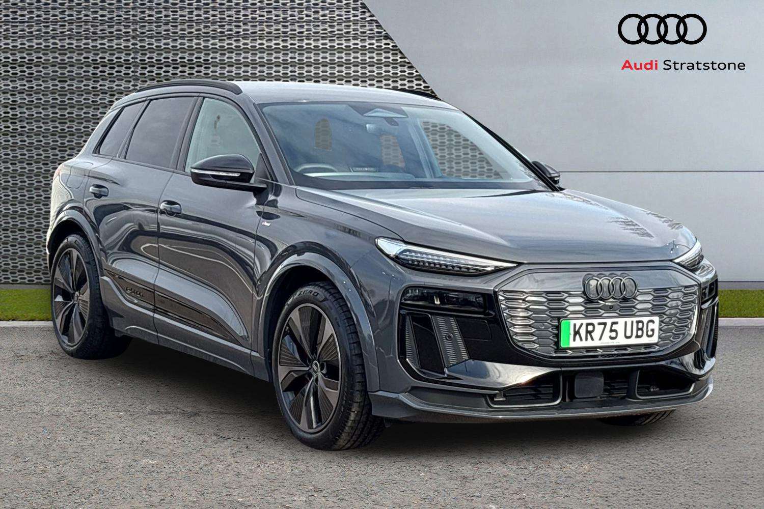 Main listing image - Audi Q6 e-tron