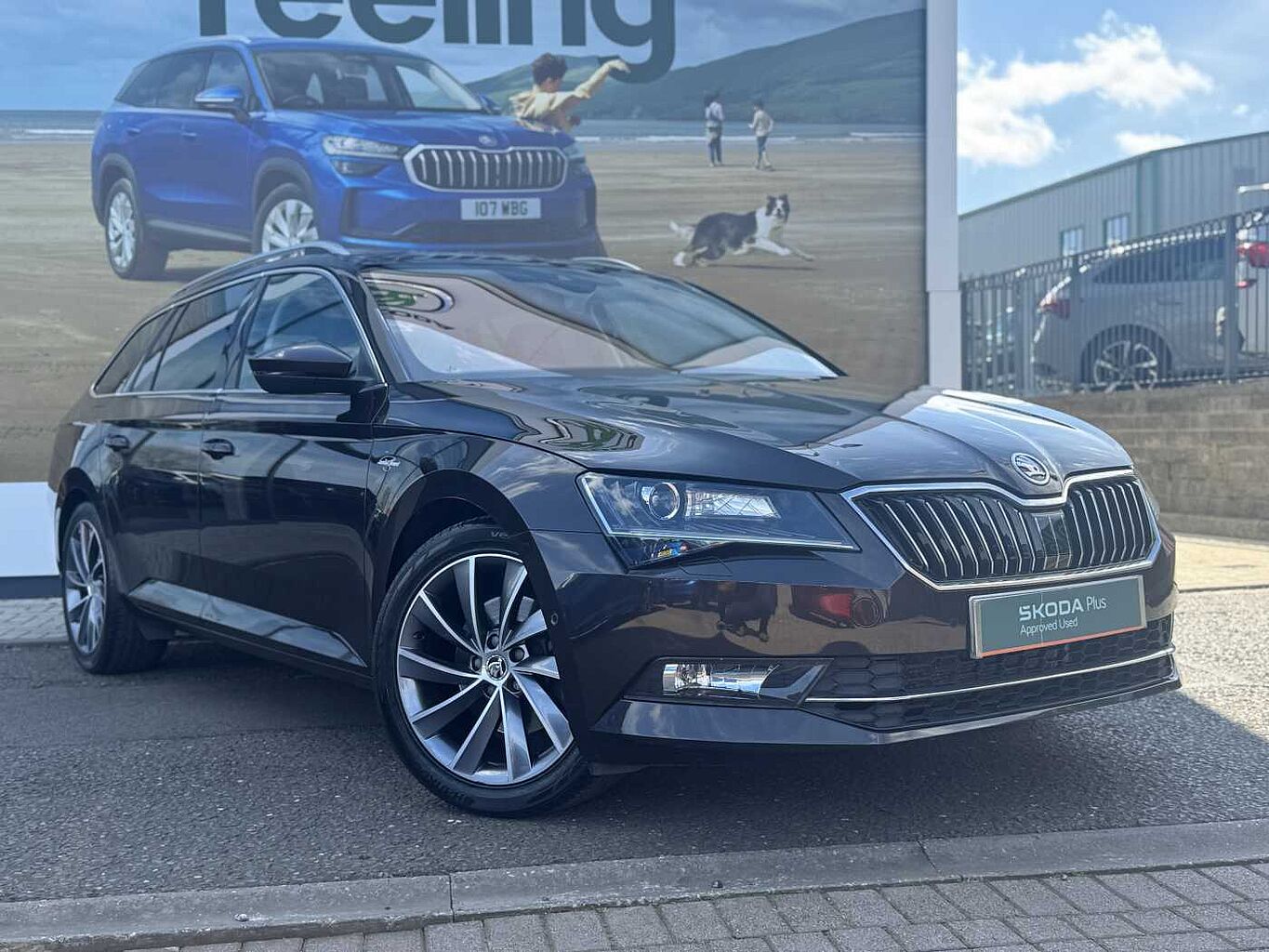 Main listing image - Skoda Superb Estate