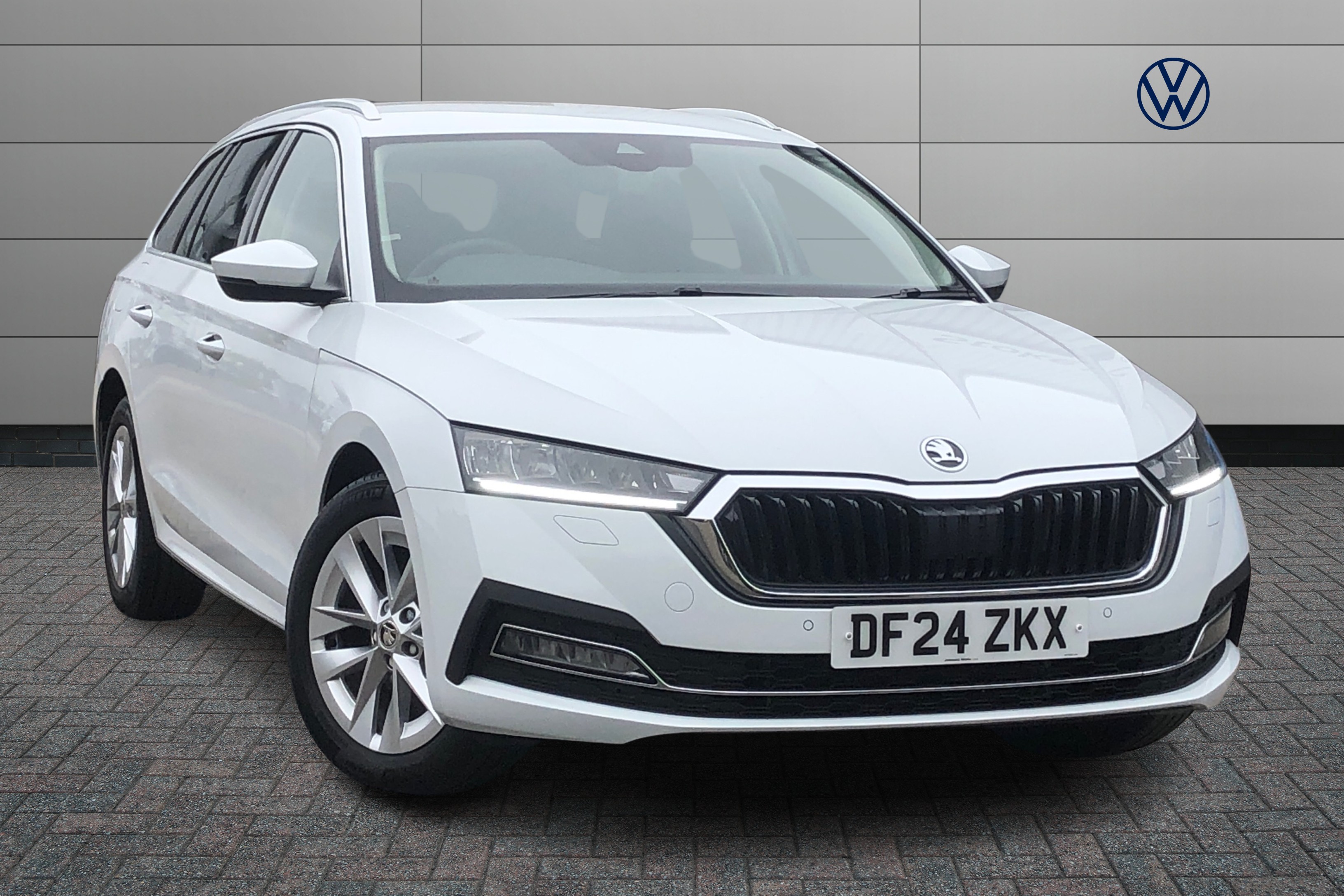 Main listing image - Skoda Octavia Estate