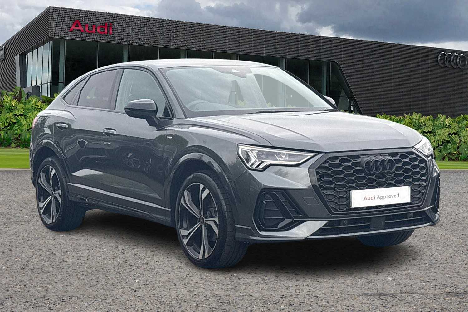 Main listing image - Audi Q3