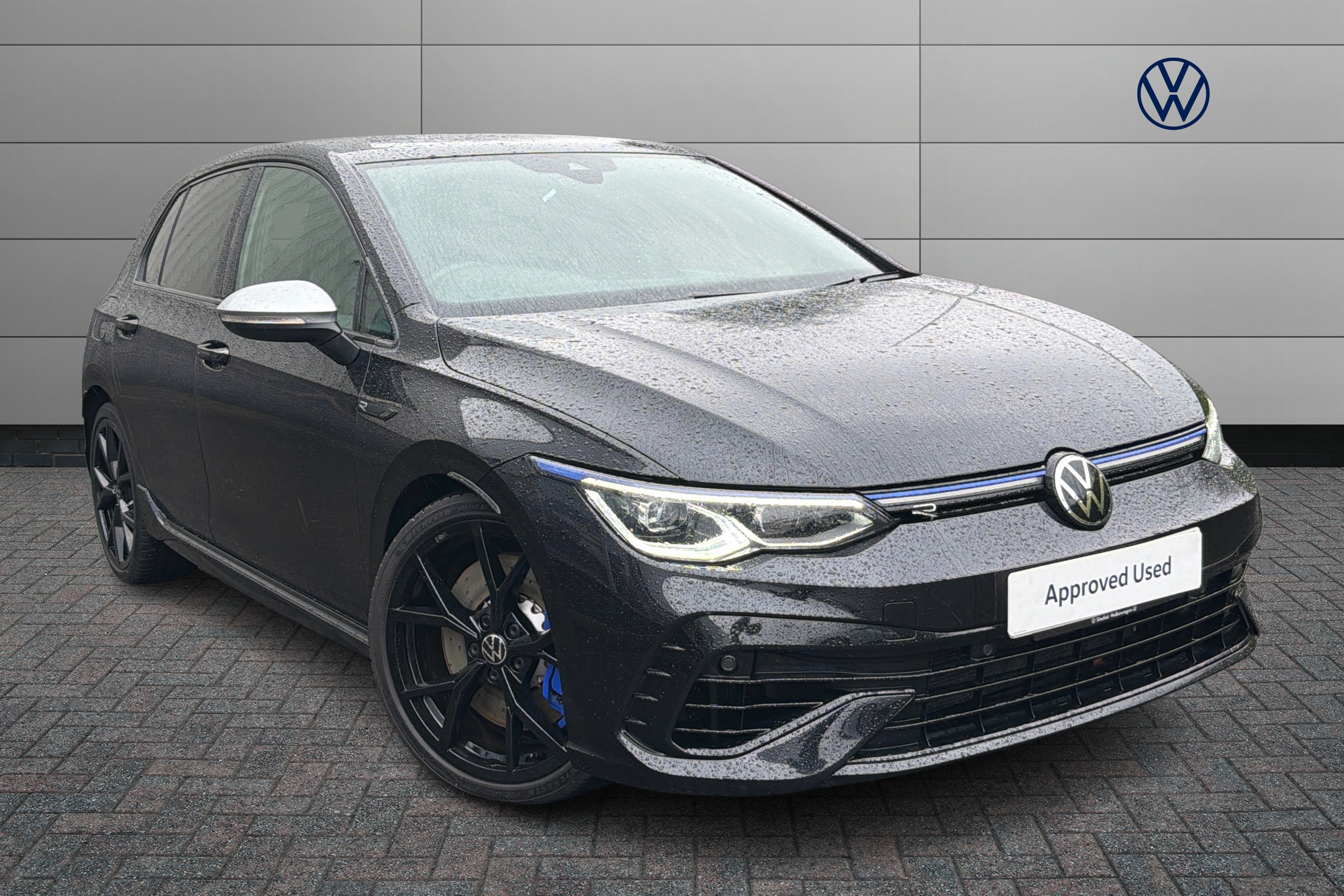 Main listing image - Volkswagen Golf R