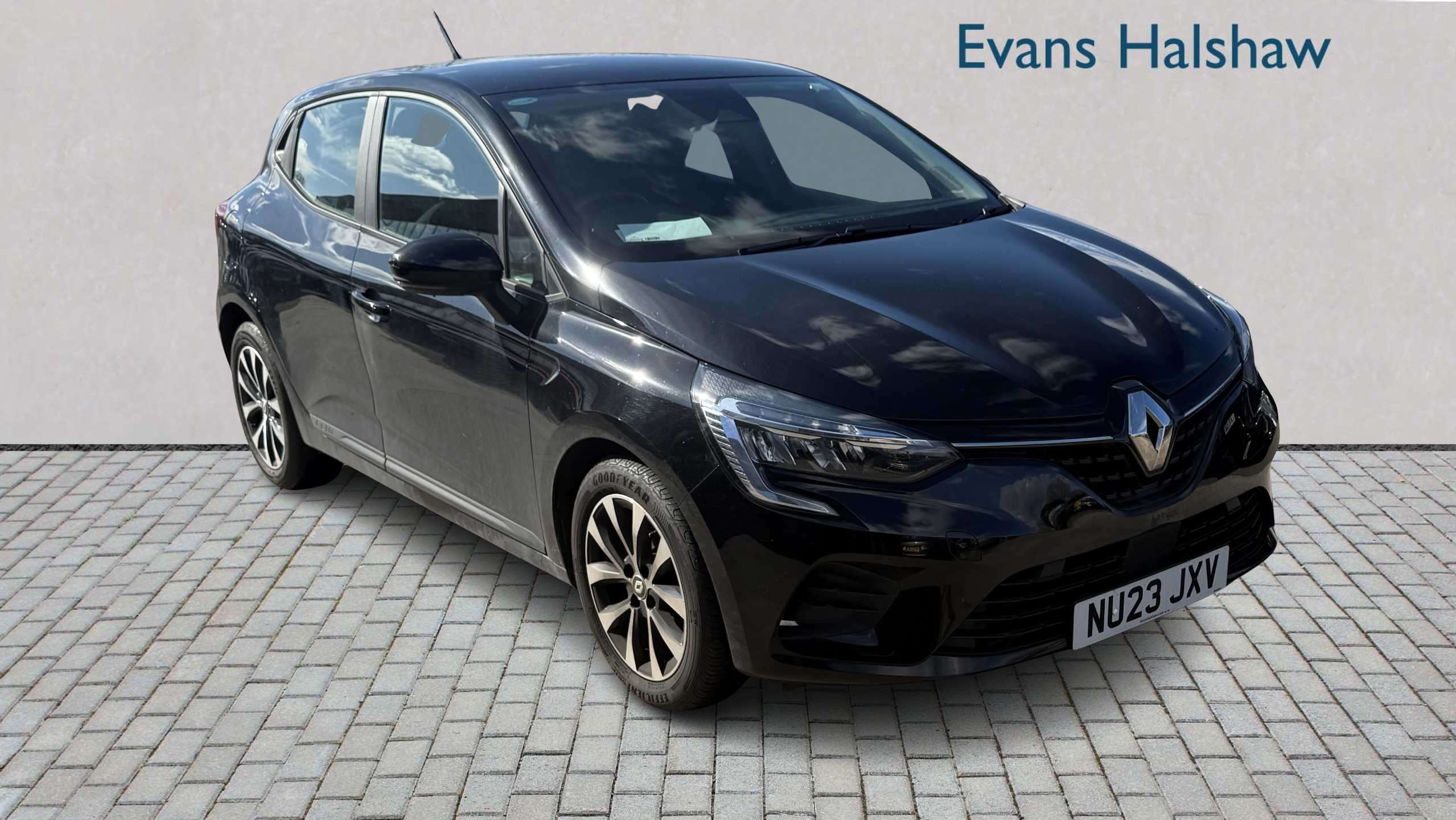 Main listing image - Renault Clio