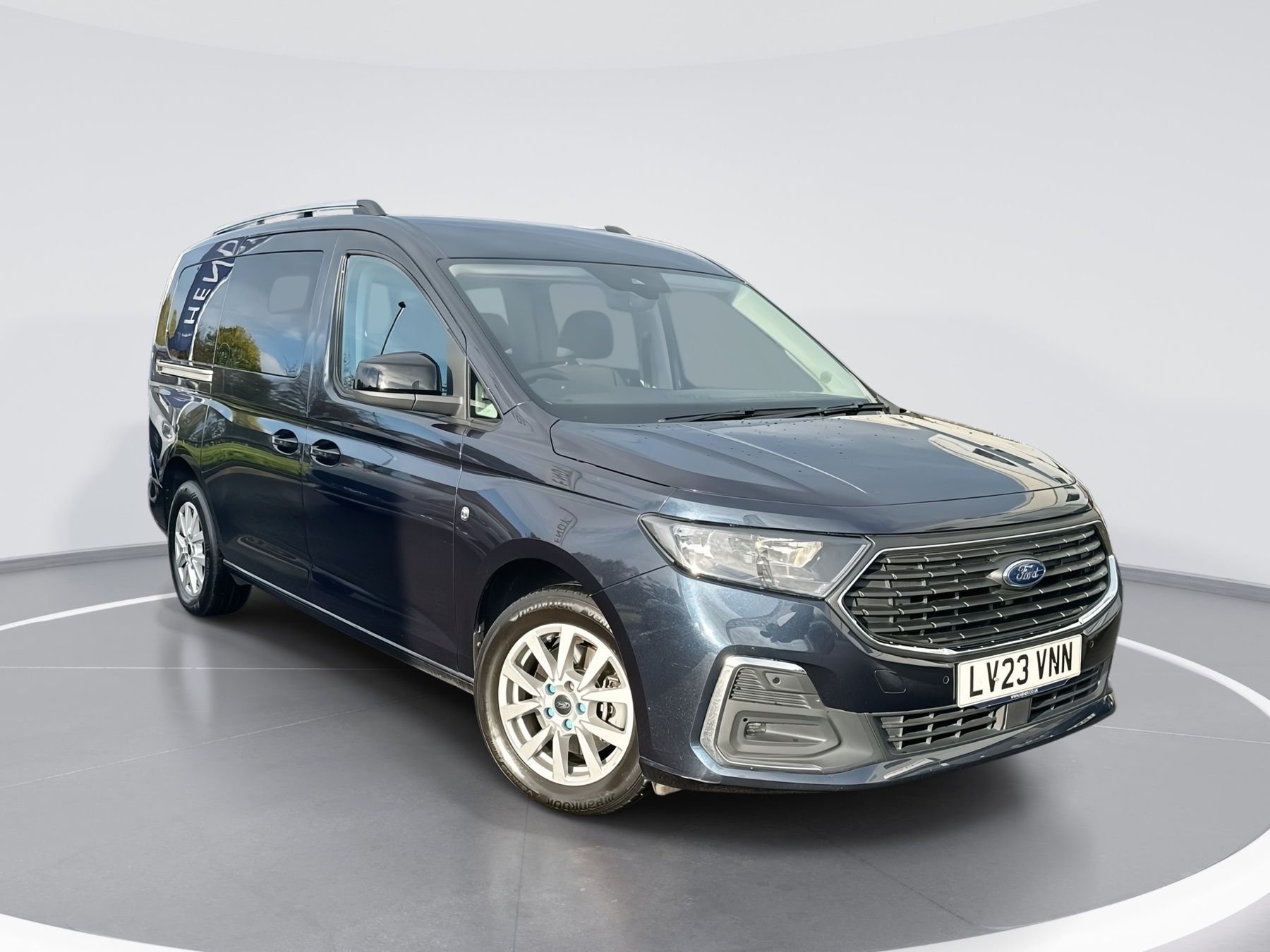 Main listing image - Ford Tourneo Connect