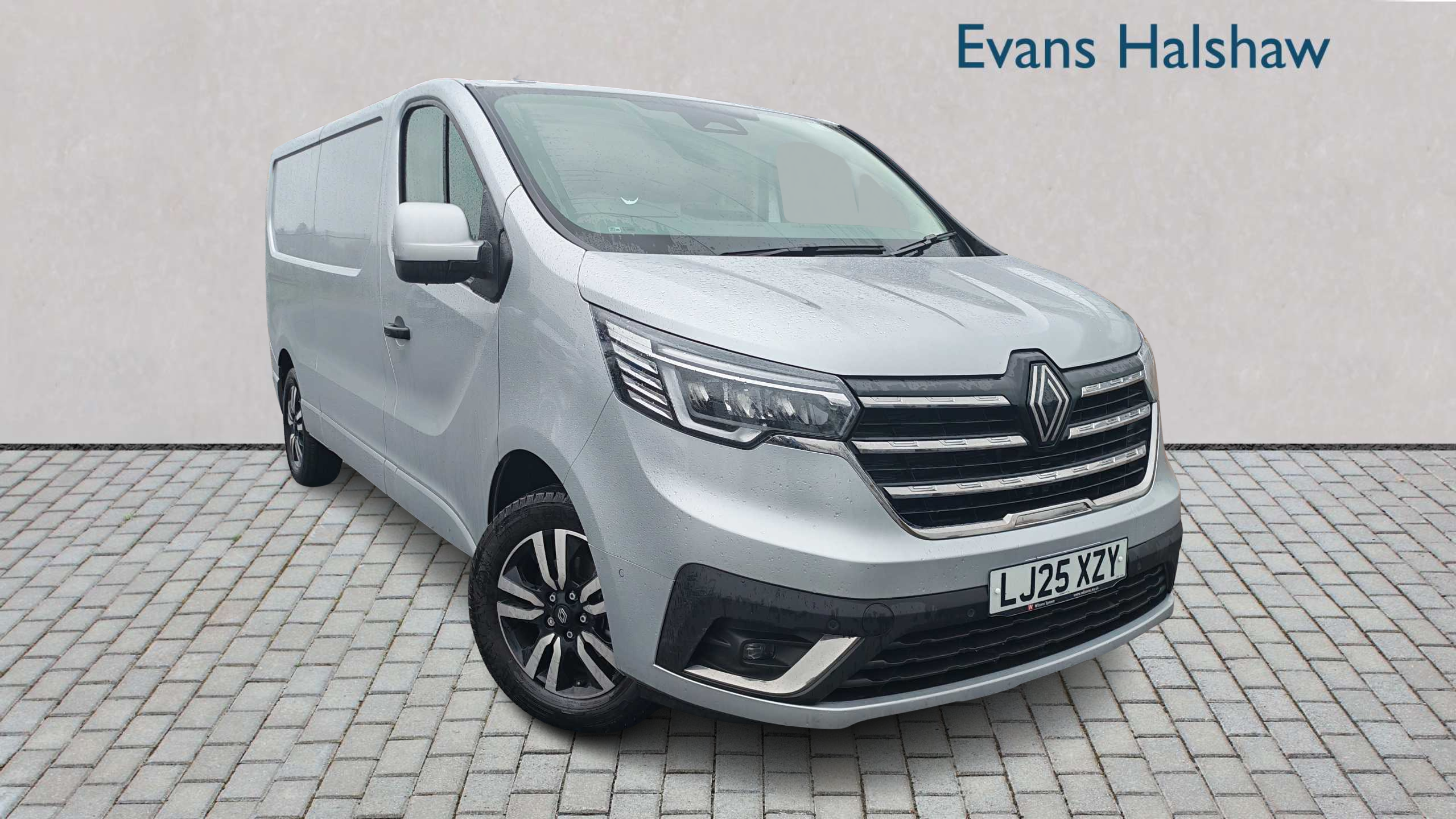 Main listing image - Renault Trafic
