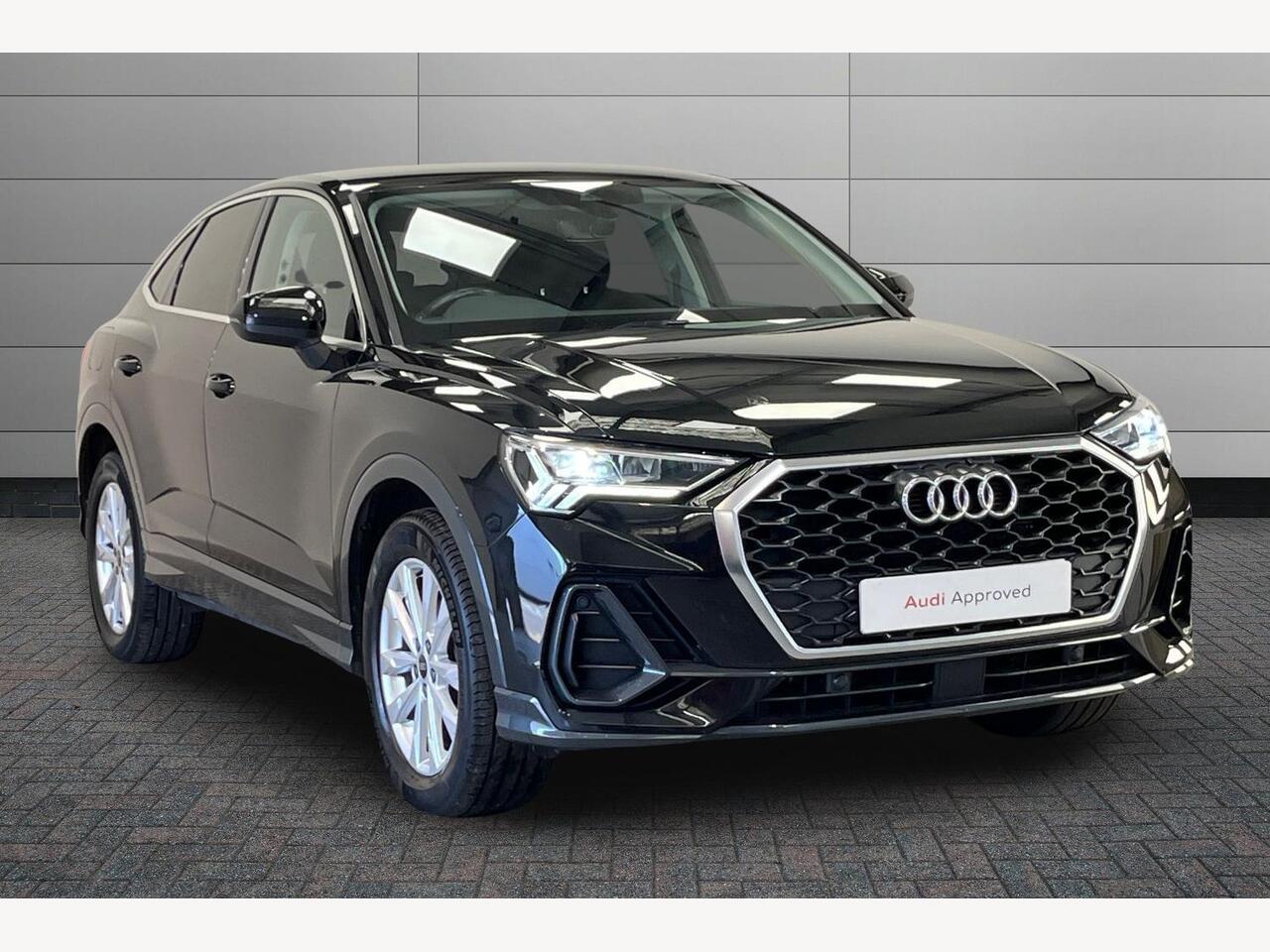 Main listing image - Audi Q3