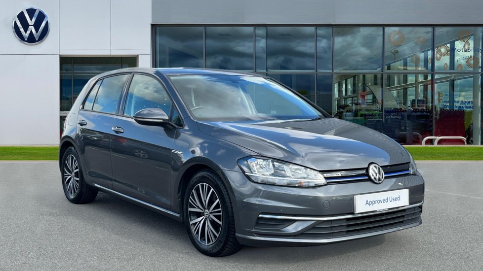 Main listing image - Volkswagen Golf