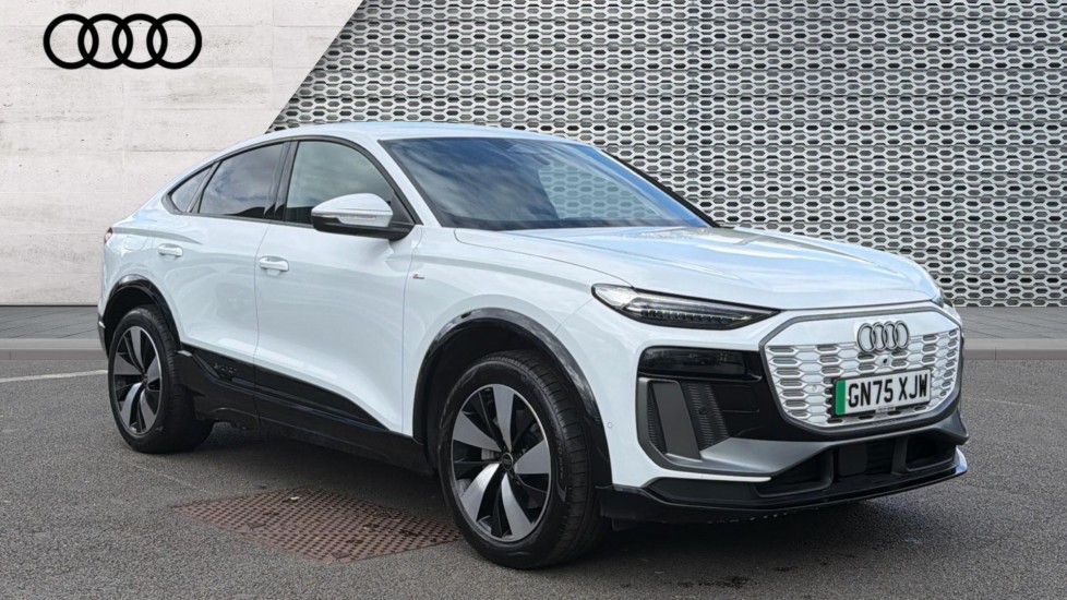 Main listing image - Audi Q6