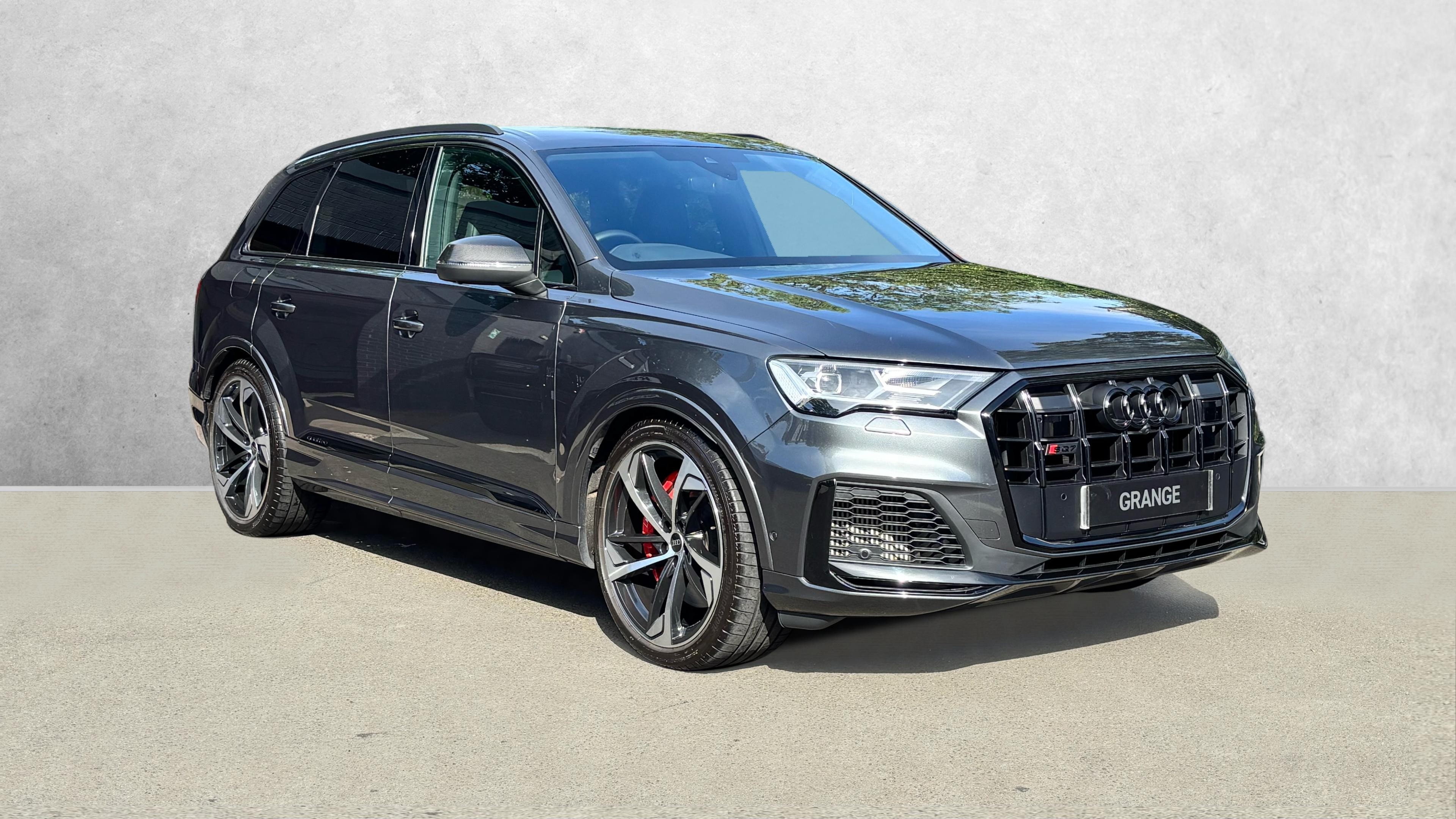 Main listing image - Audi Q7