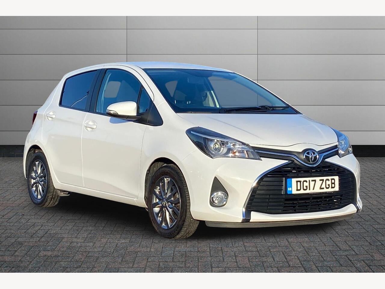 Main listing image - Toyota Yaris
