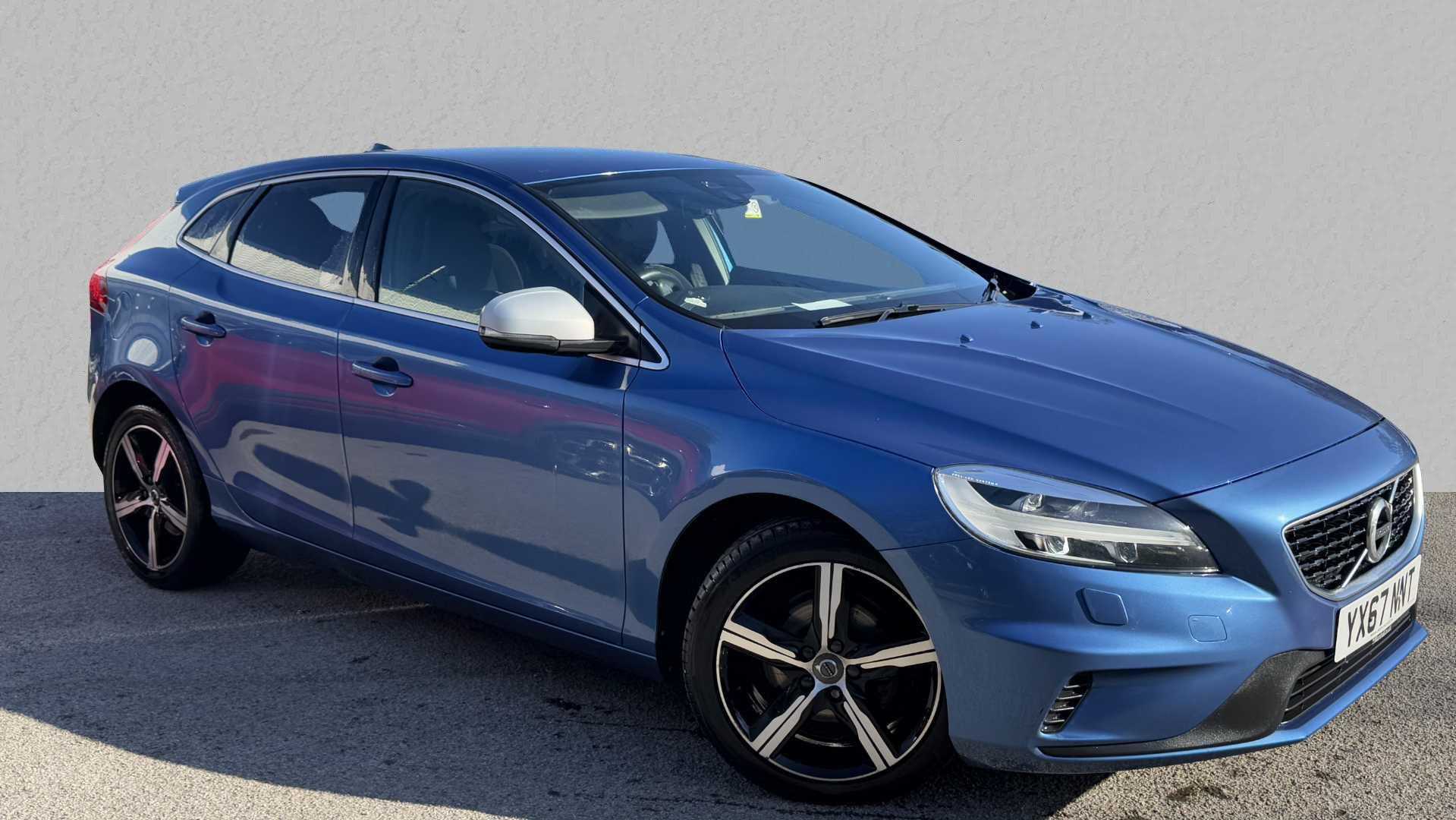 Main listing image - Volvo V40