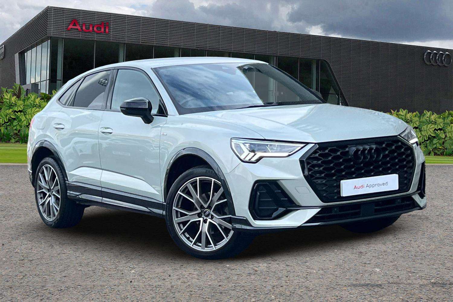 Main listing image - Audi Q3
