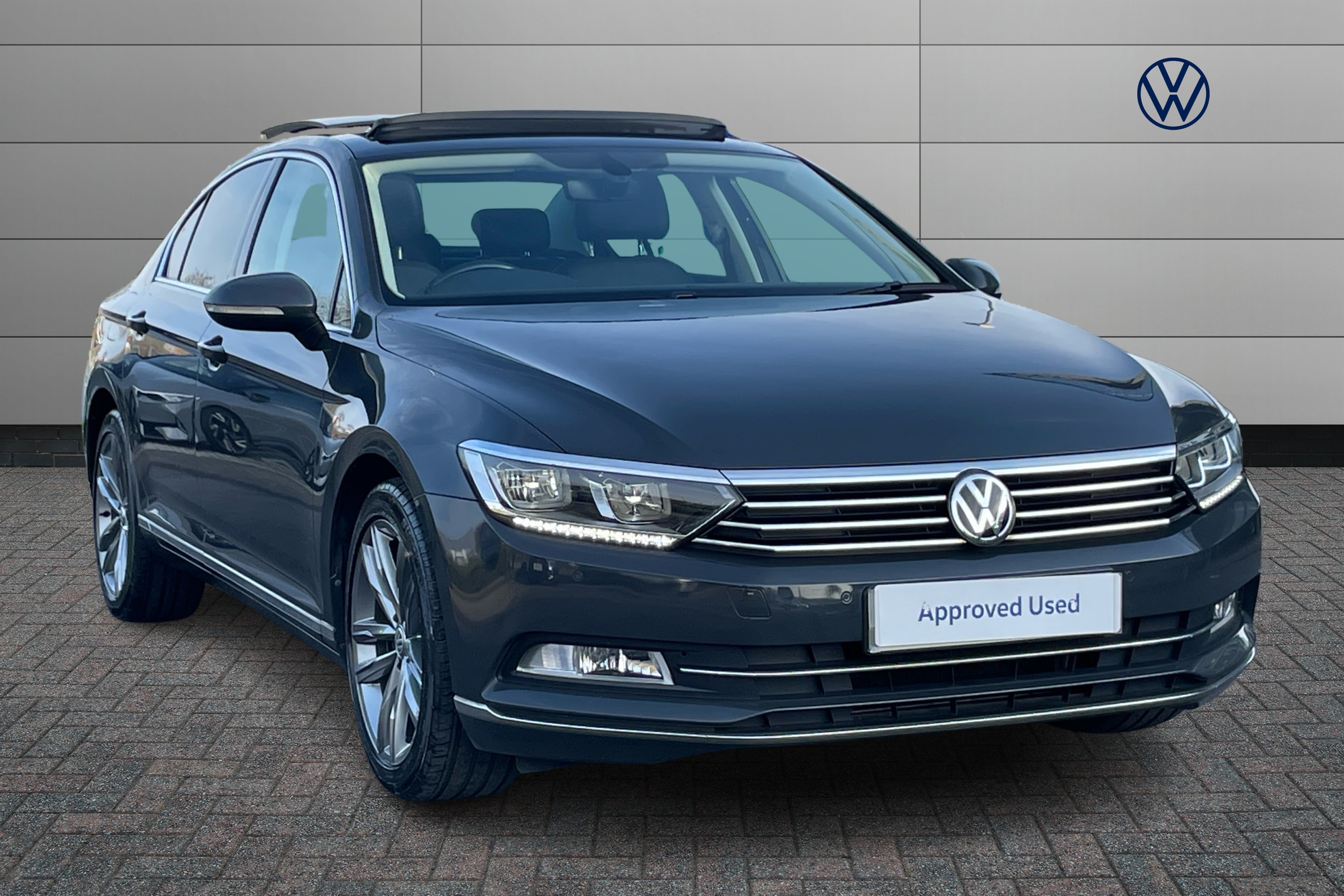 Main listing image - Volkswagen Passat