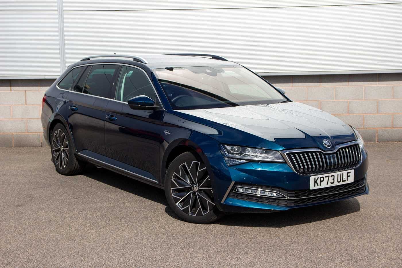 Main listing image - Skoda Superb Estate