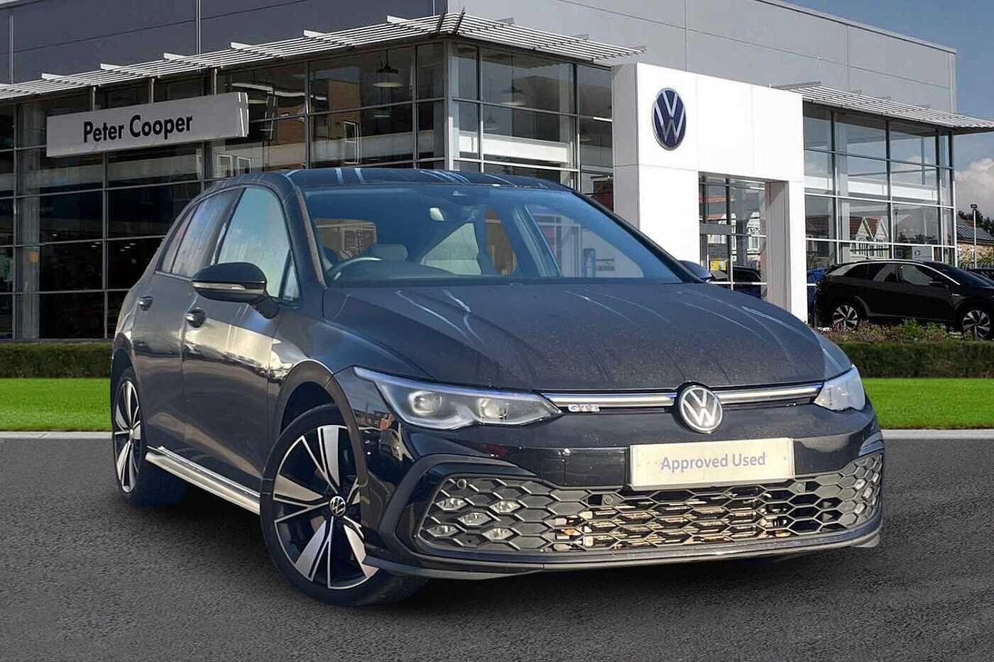 Main listing image - Volkswagen Golf GTE