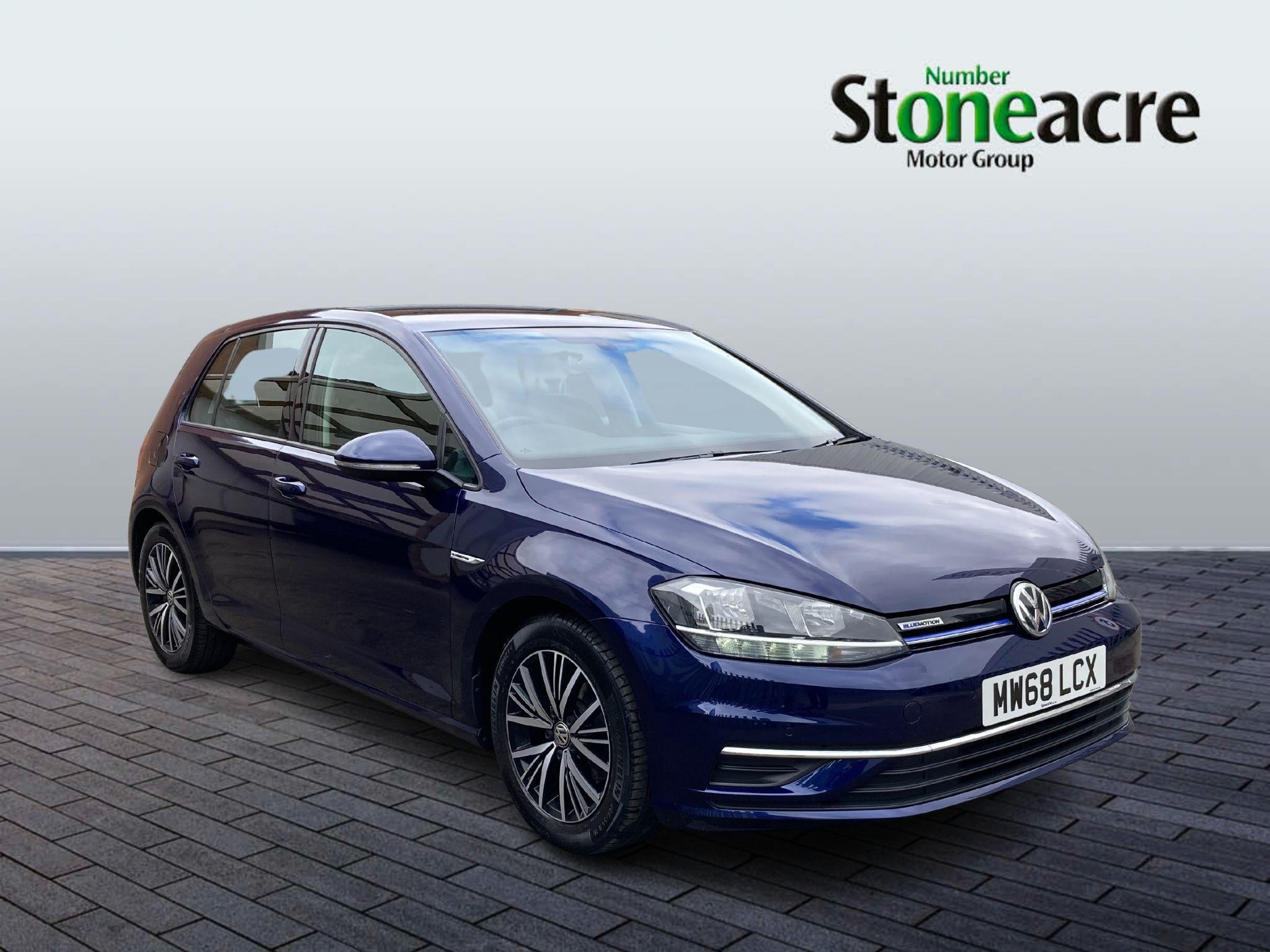 Main listing image - Volkswagen Golf