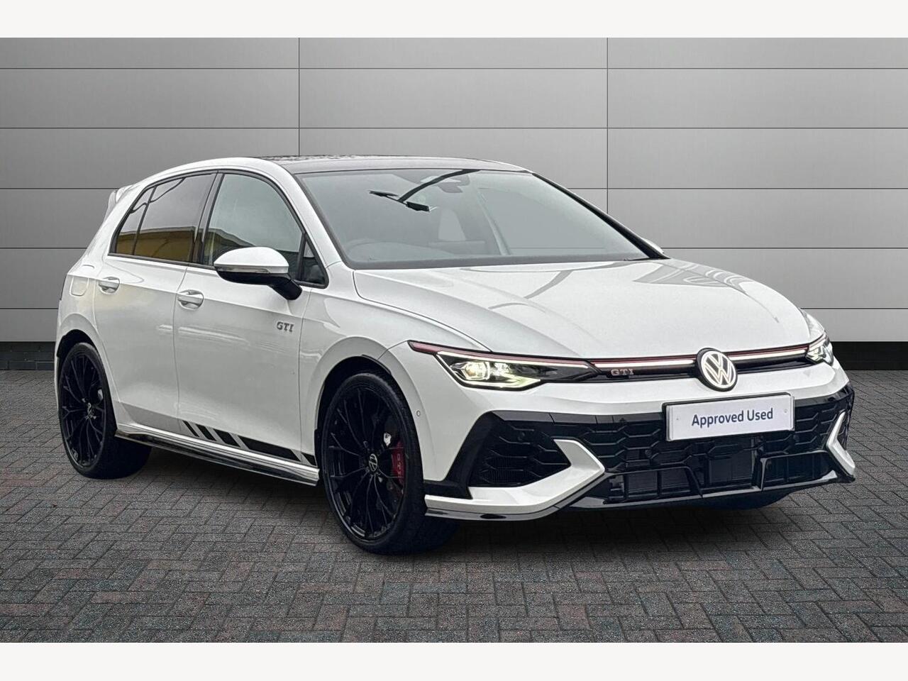 Main listing image - Volkswagen Golf