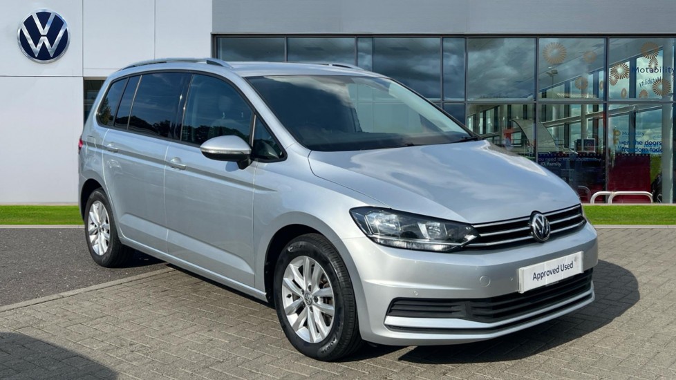 Main listing image - Volkswagen Touran