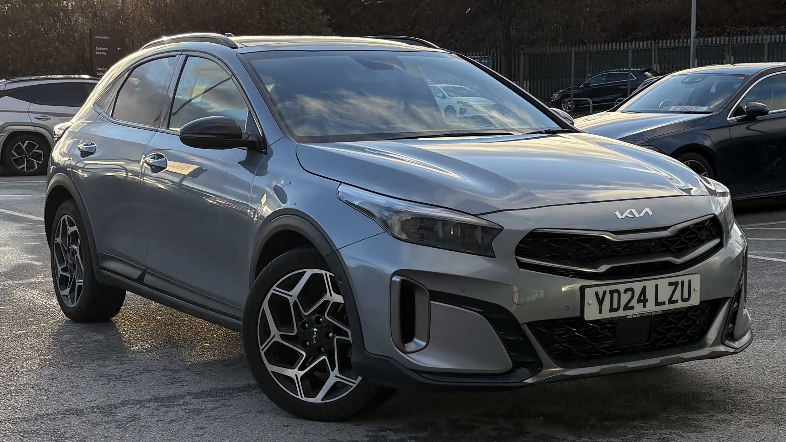 Main listing image - Kia XCeed