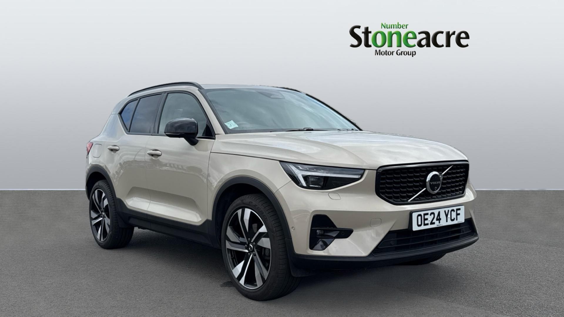 Main listing image - Volvo XC40