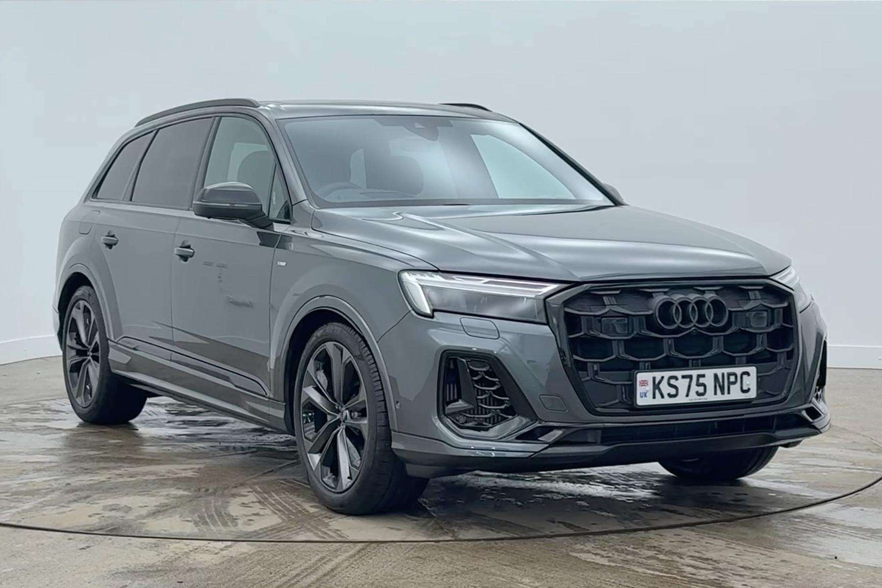 Main listing image - Audi Q7