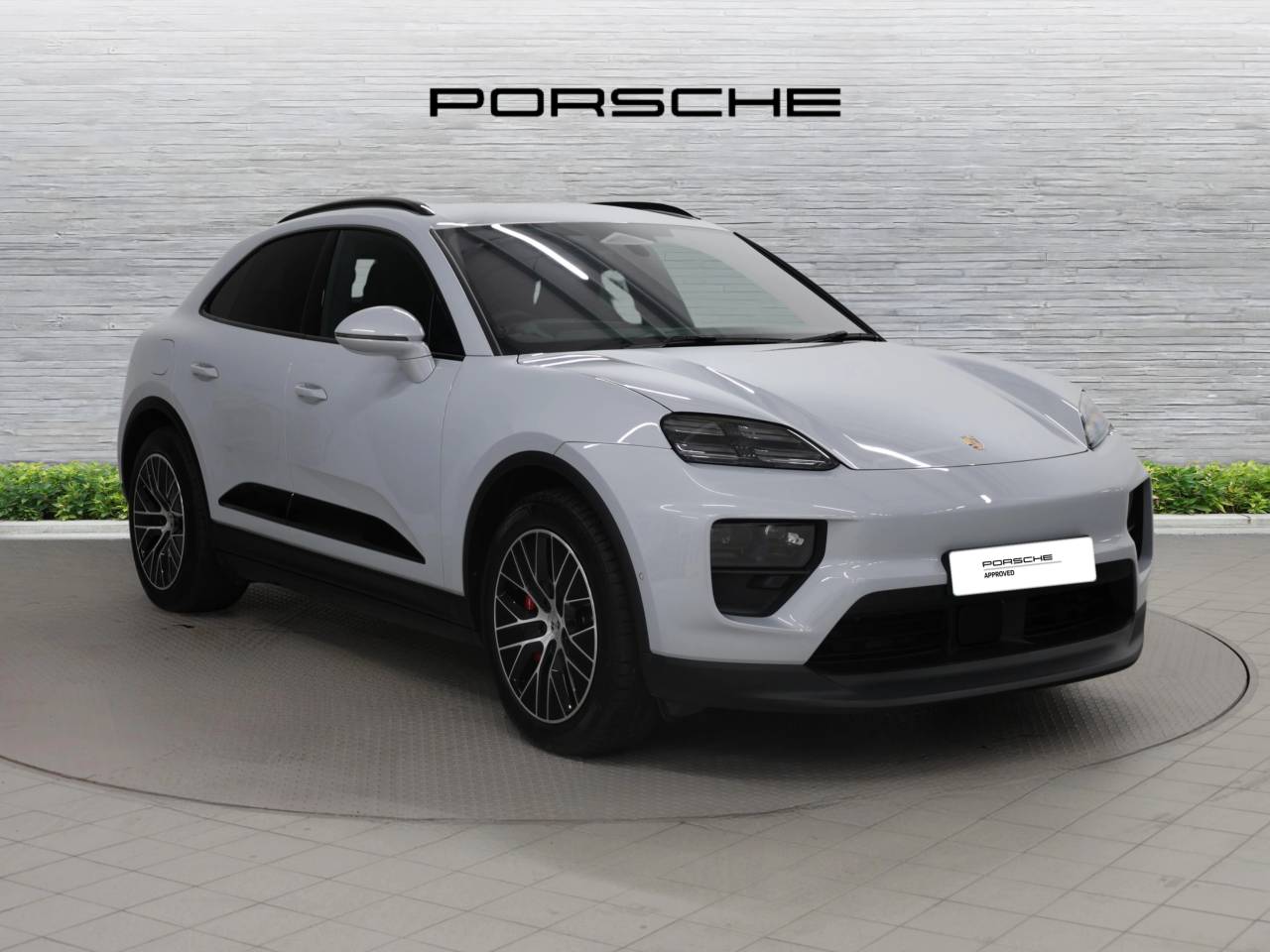 Main listing image - Porsche Macan