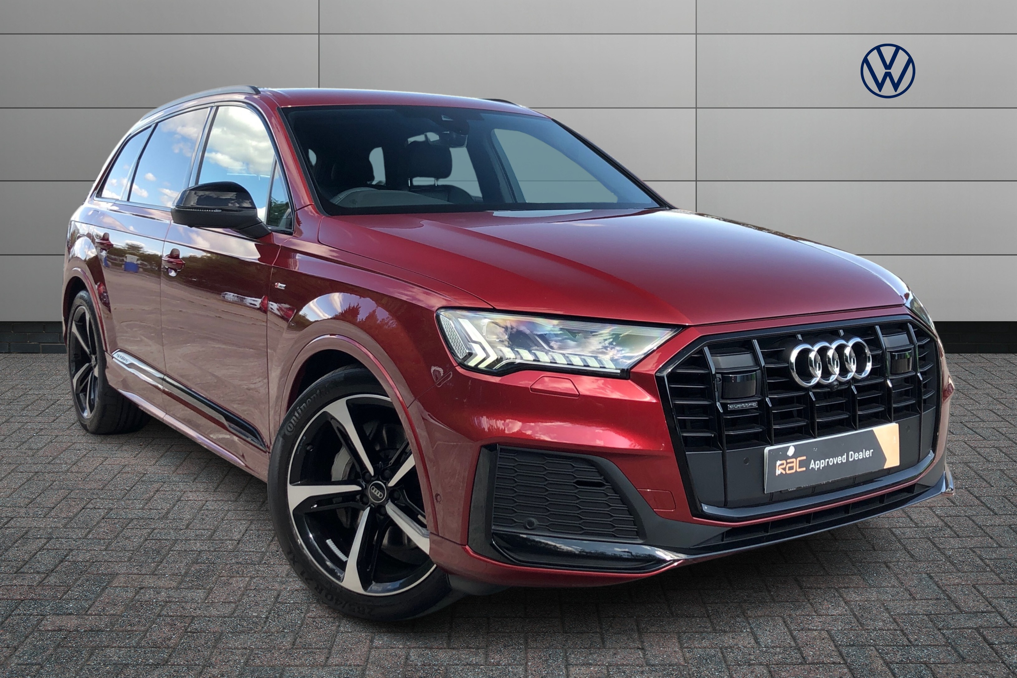 Main listing image - Audi Q7