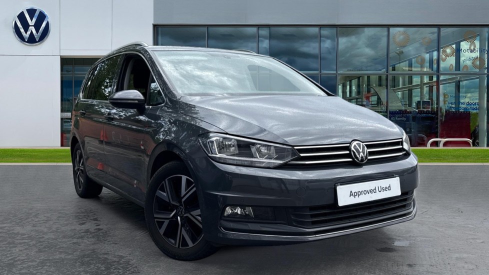 Main listing image - Volkswagen Touran