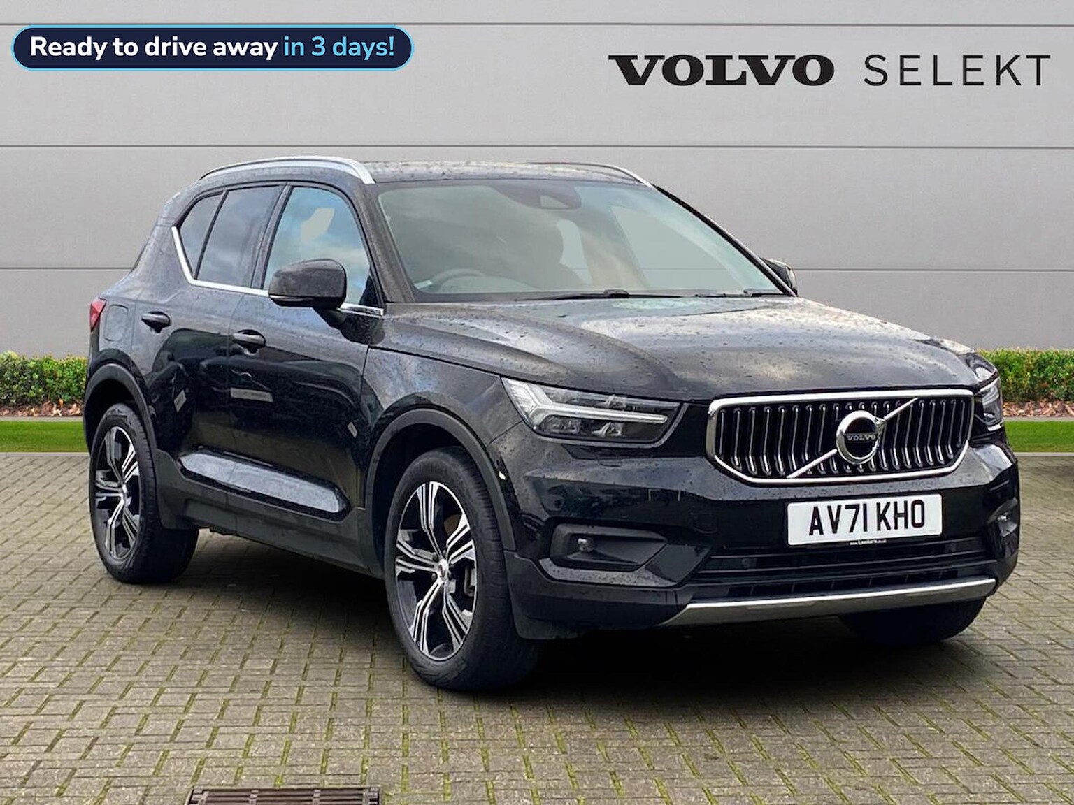 Main listing image - Volvo XC40