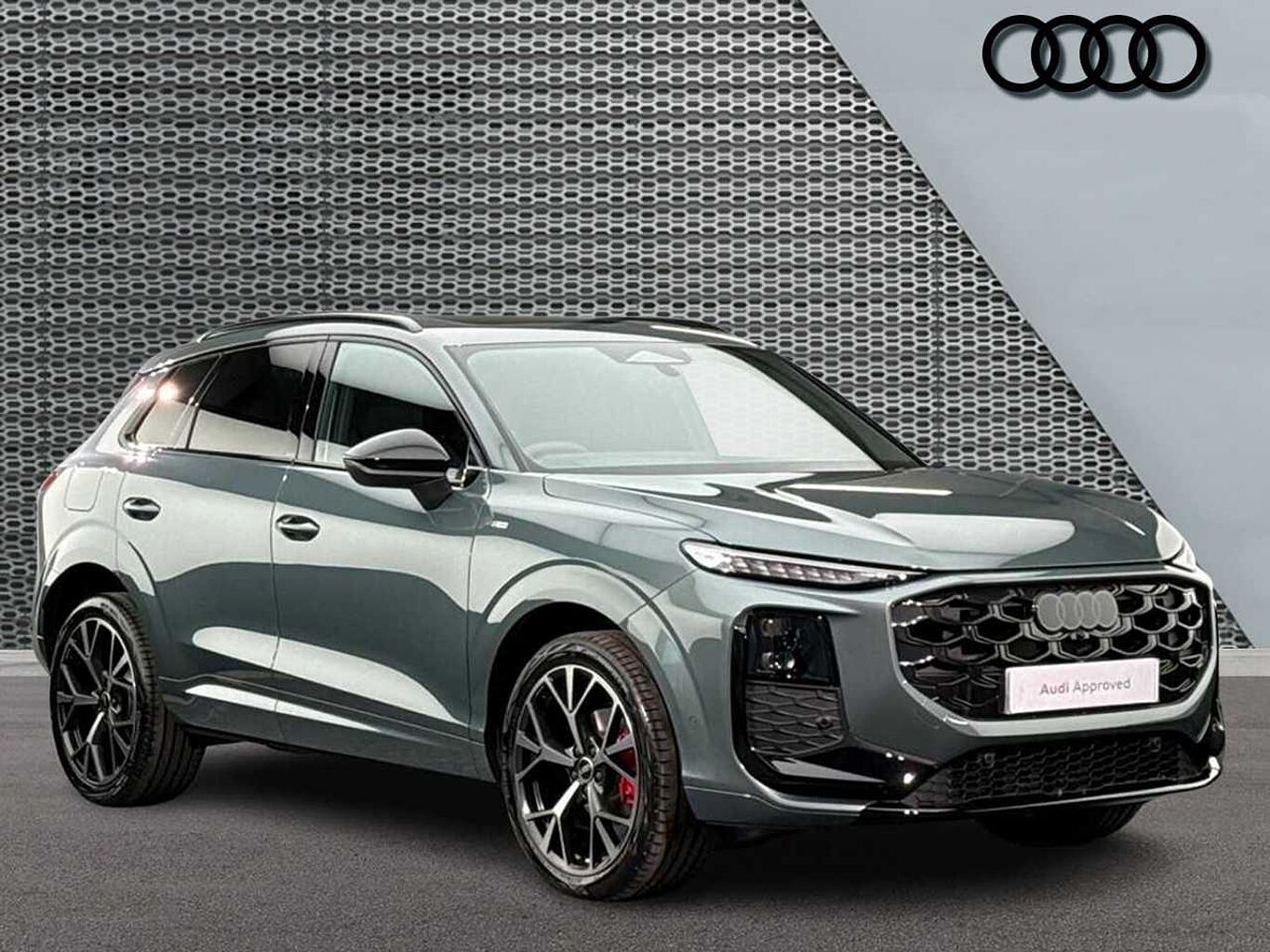 Main listing image - Audi Q3