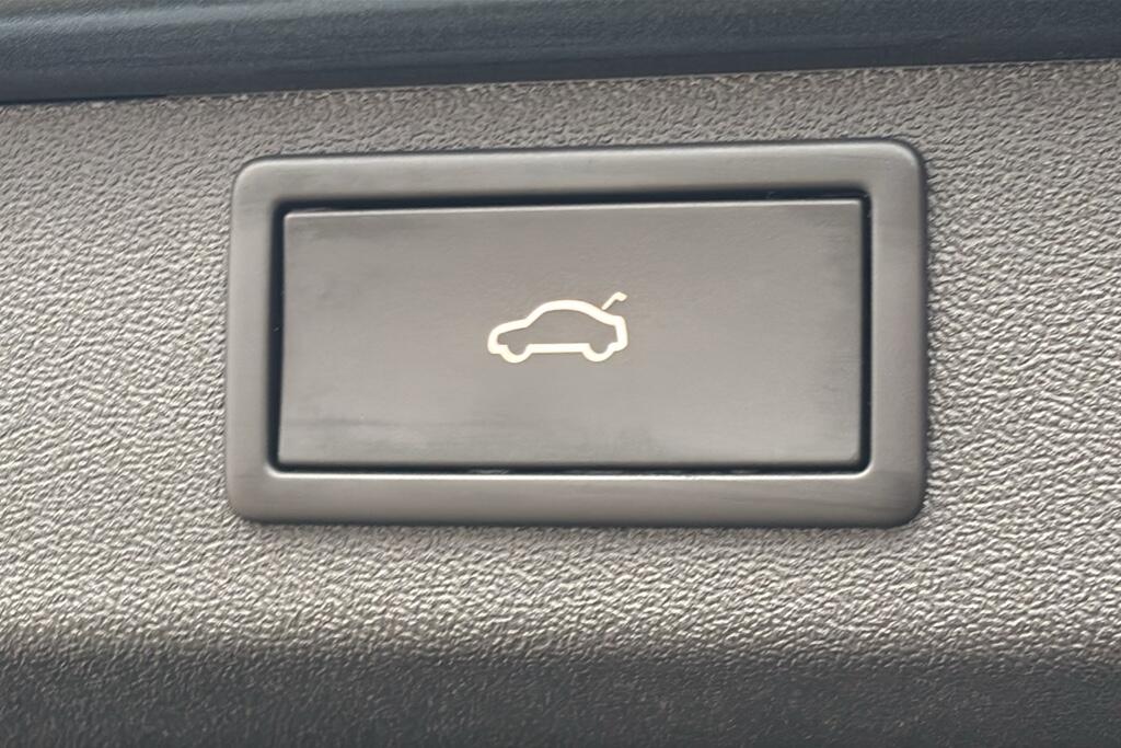 Main listing image - Skoda Enyaq