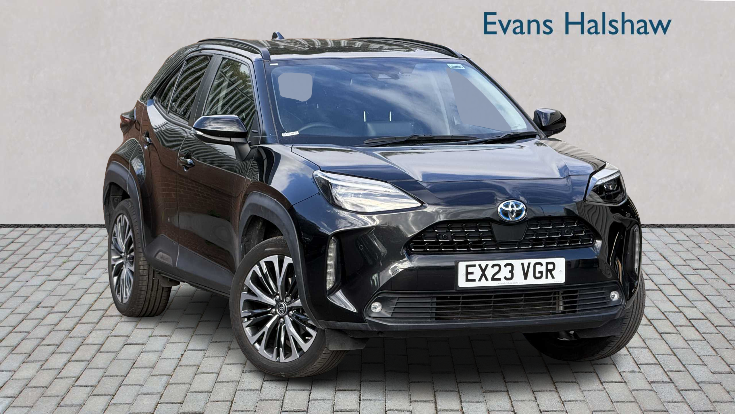 Main listing image - Toyota Yaris Cross