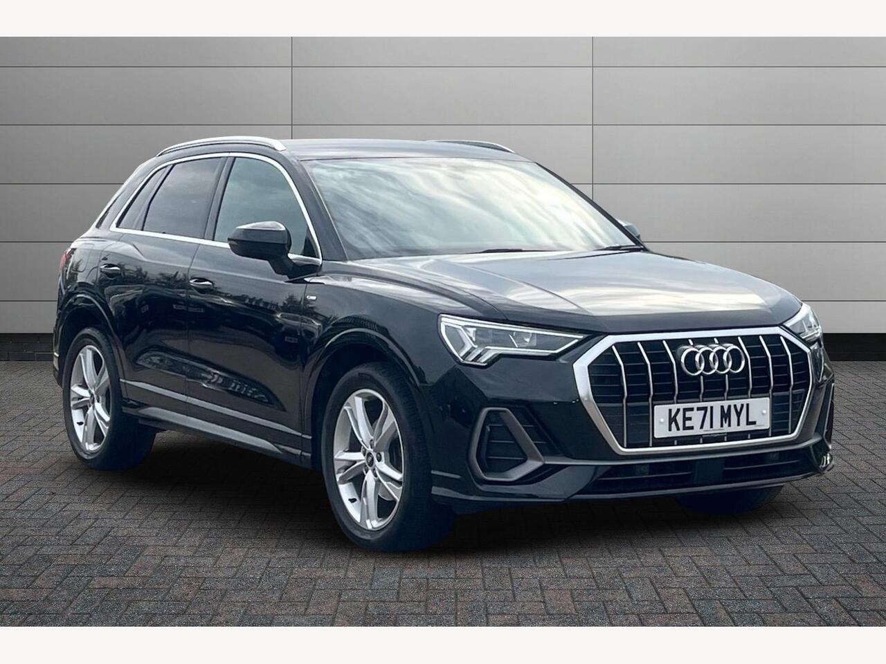 Main listing image - Audi Q3