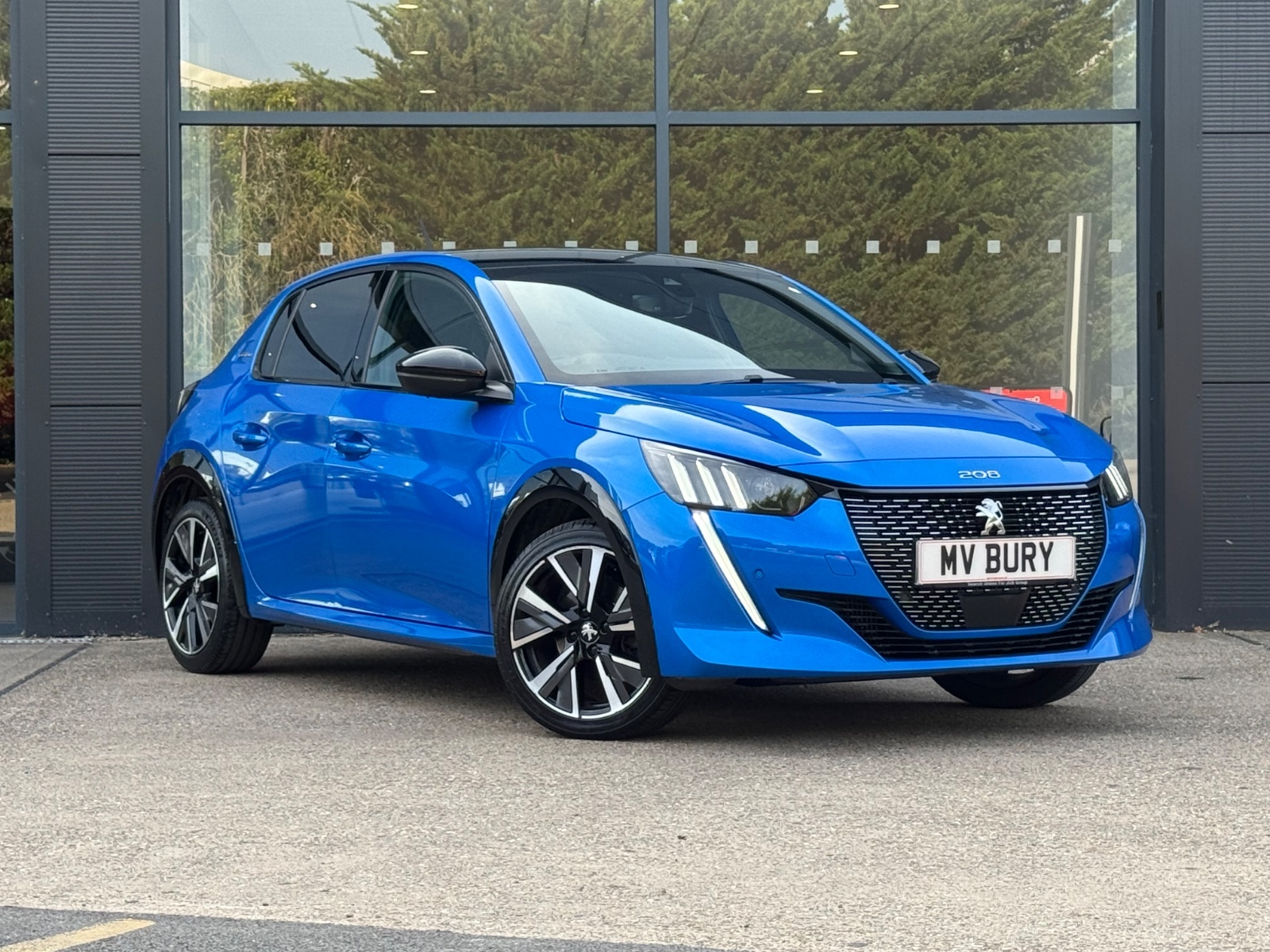 Main listing image - Peugeot 208