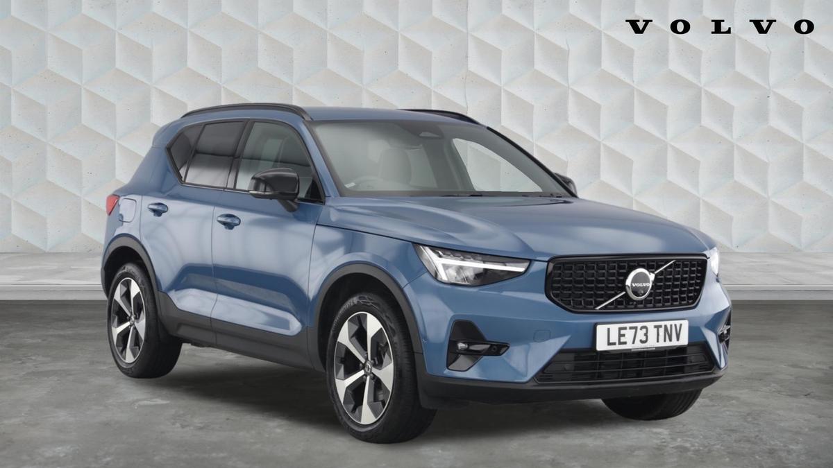 Main listing image - Volvo XC40