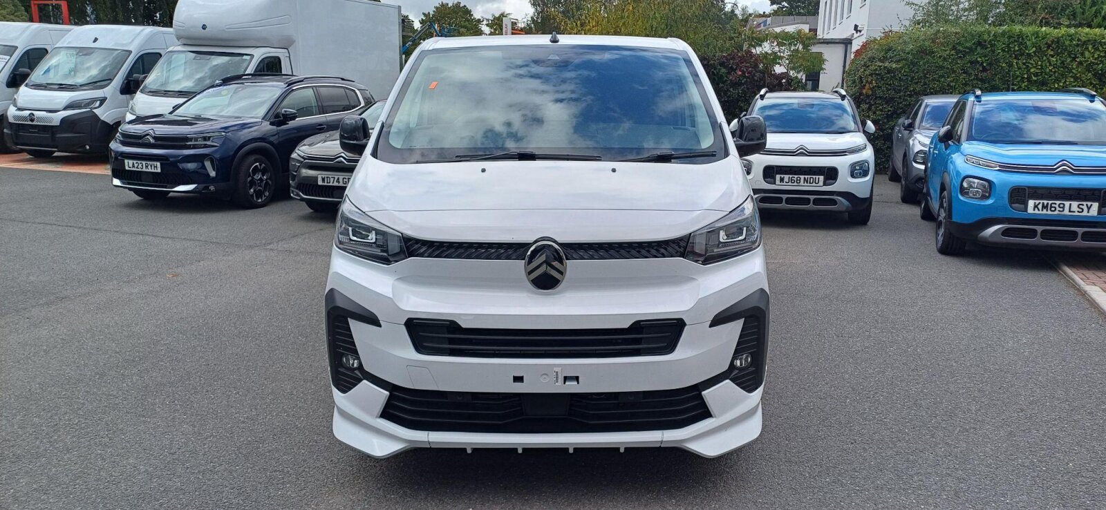 Main listing image - Citroen Dispatch
